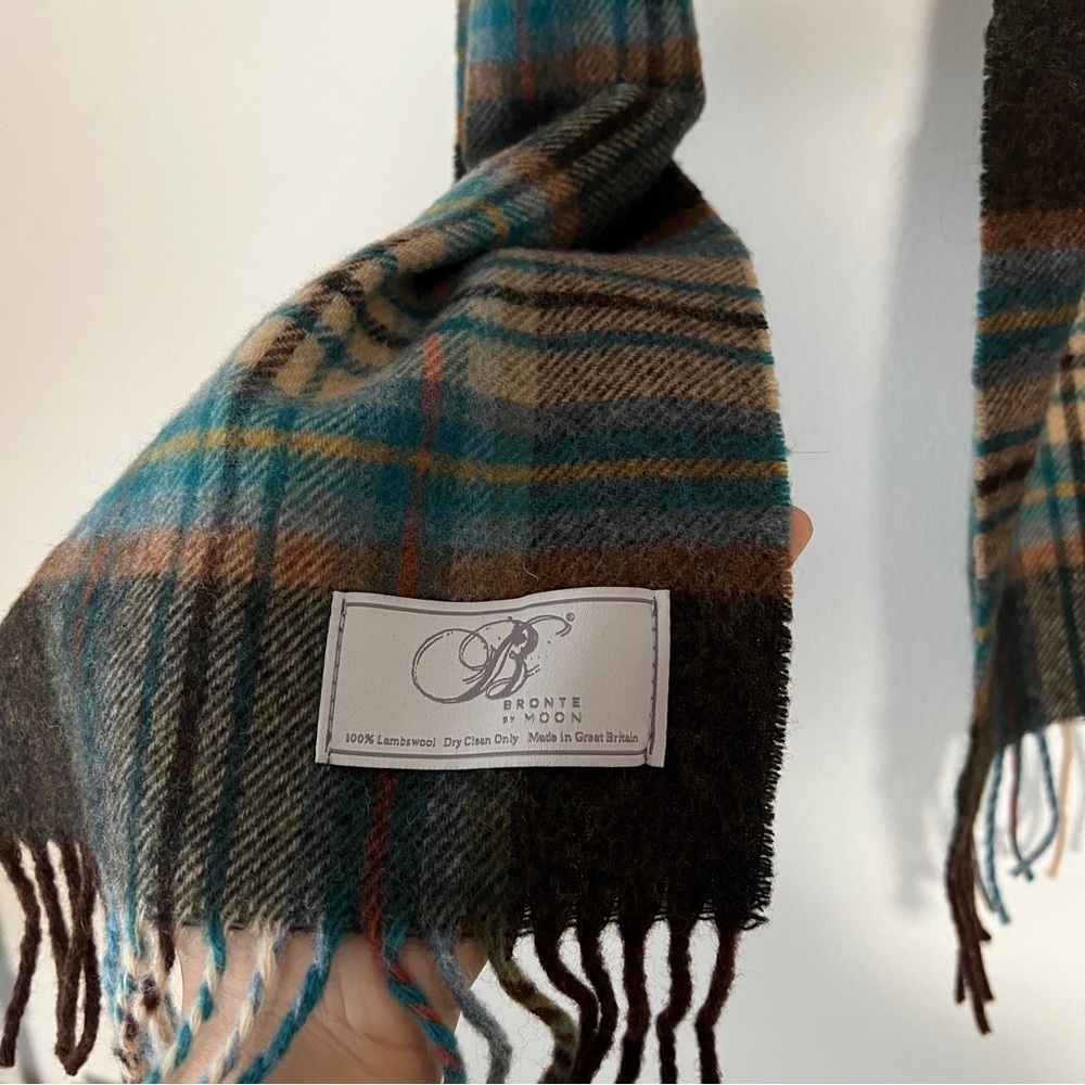 Bronte by moon 100% lamswool plaid brown scarf - Picture 4 of 4